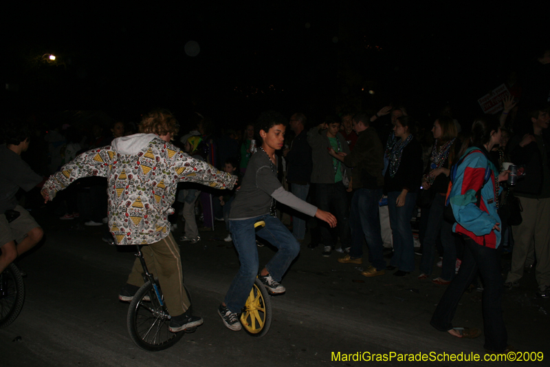 2009-Krewe-of-Muses-New-Orleans-Mardi-Gras-0653