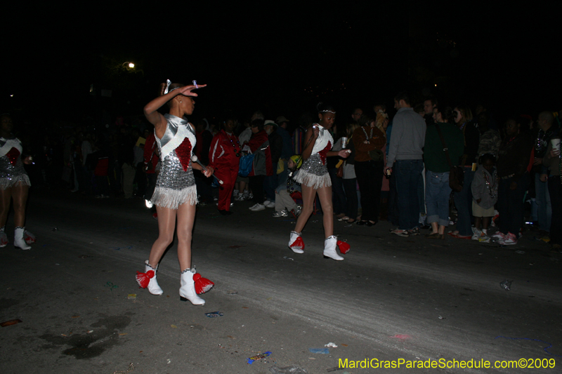 2009-Krewe-of-Muses-New-Orleans-Mardi-Gras-0695