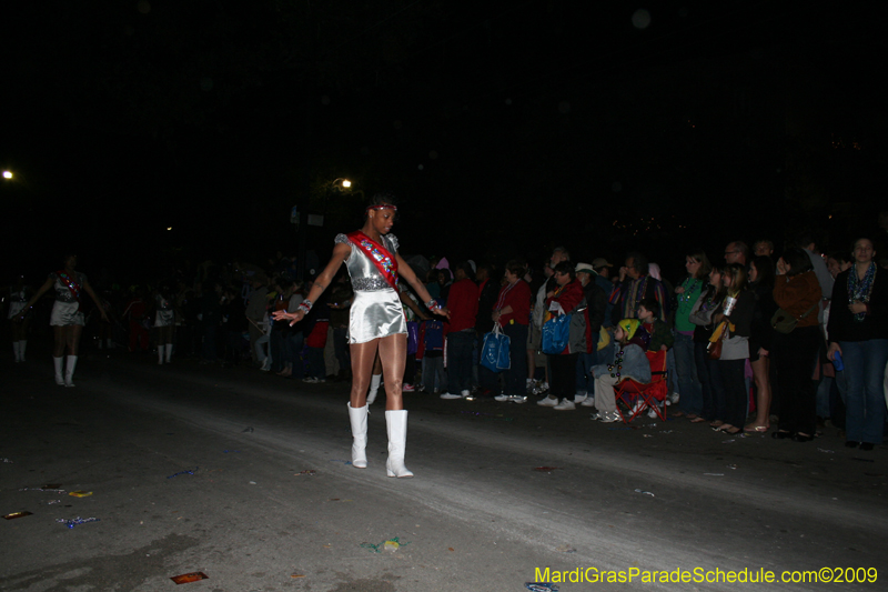 2009-Krewe-of-Muses-New-Orleans-Mardi-Gras-0703