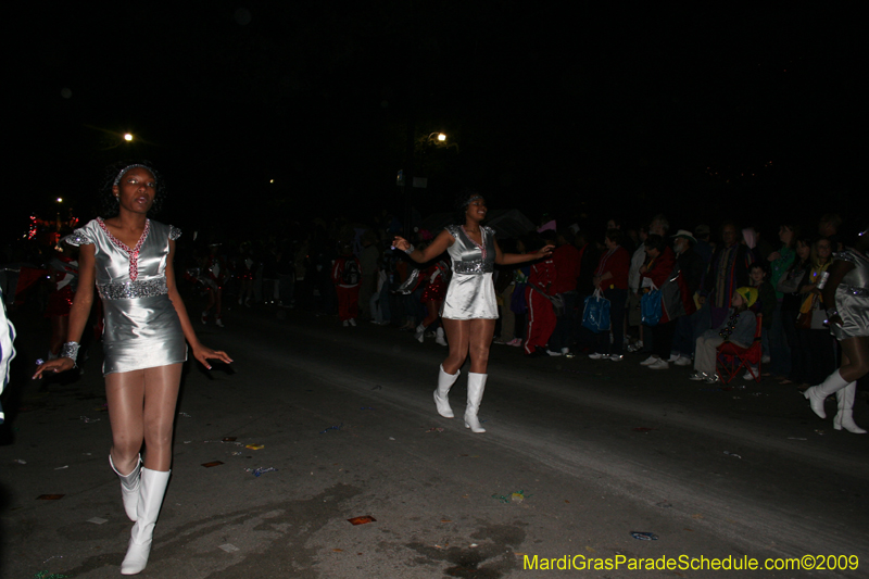 2009-Krewe-of-Muses-New-Orleans-Mardi-Gras-0706