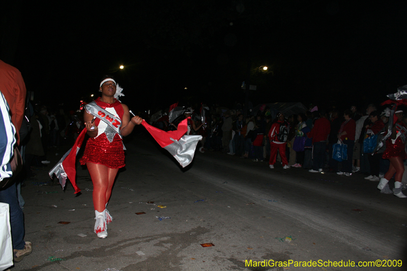 2009-Krewe-of-Muses-New-Orleans-Mardi-Gras-0707