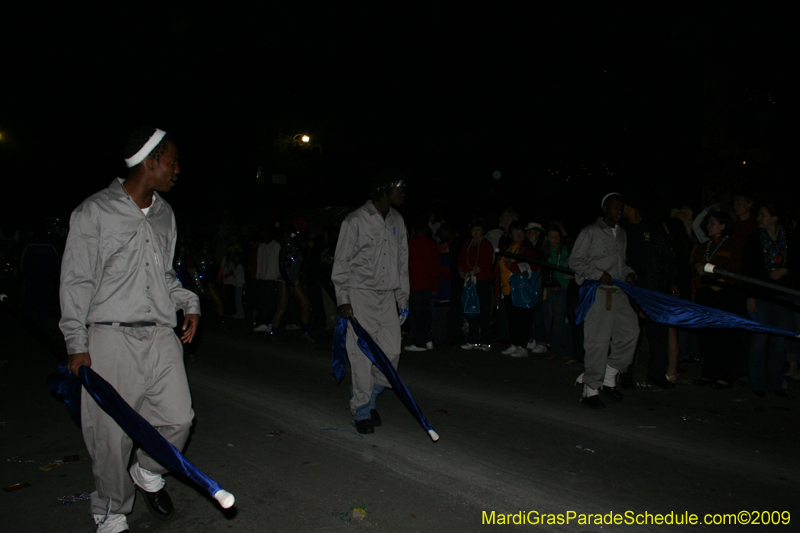 2009-Krewe-of-Muses-New-Orleans-Mardi-Gras-0718