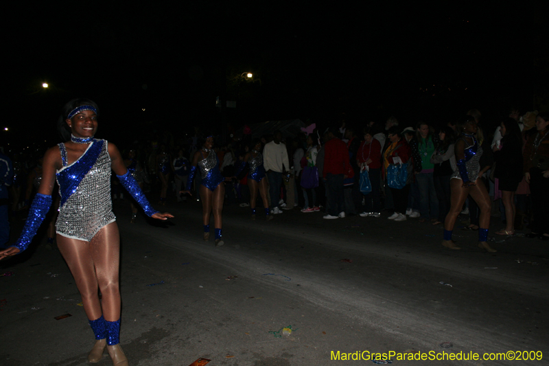 2009-Krewe-of-Muses-New-Orleans-Mardi-Gras-0719