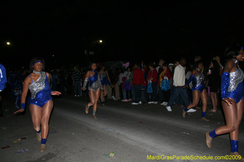 2009-Krewe-of-Muses-New-Orleans-Mardi-Gras-0720