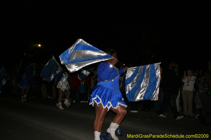 2009-Krewe-of-Muses-New-Orleans-Mardi-Gras-0725