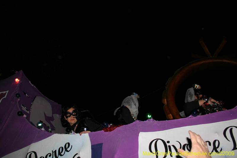 2009-Krewe-of-Muses-New-Orleans-Mardi-Gras-0731