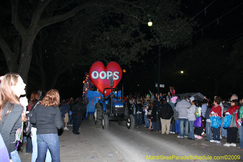 2009-Krewe-of-Muses-New-Orleans-Mardi-Gras-0790