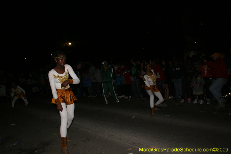 2009-Krewe-of-Muses-New-Orleans-Mardi-Gras-0804