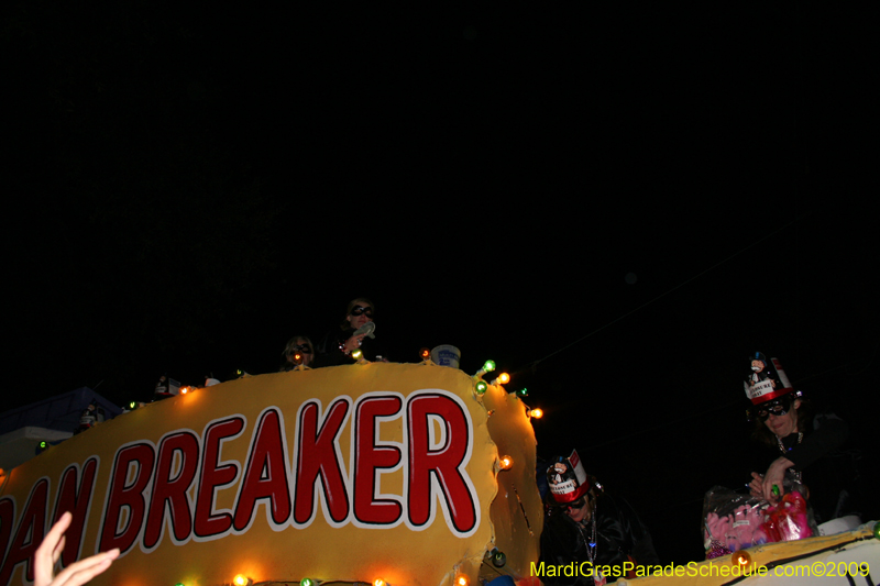 2009-Krewe-of-Muses-New-Orleans-Mardi-Gras-0816