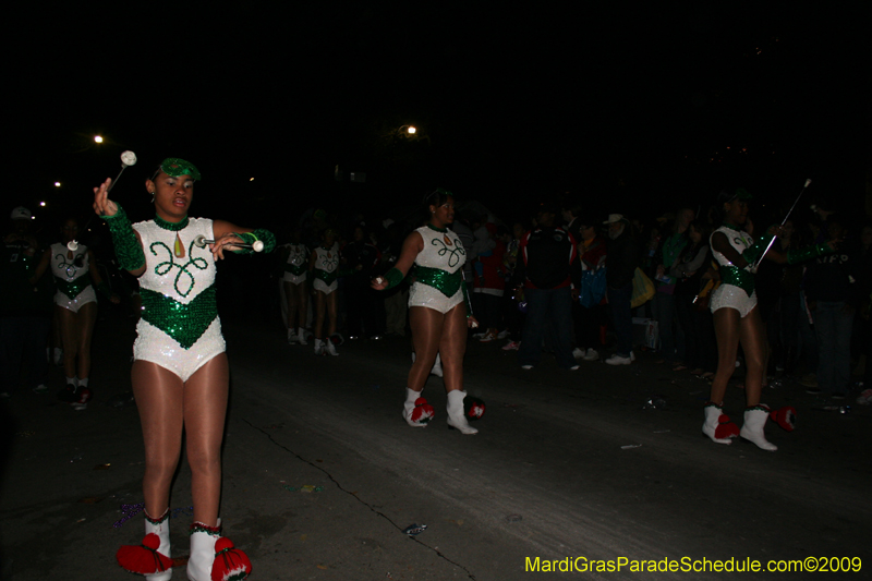 2009-Krewe-of-Muses-New-Orleans-Mardi-Gras-0825