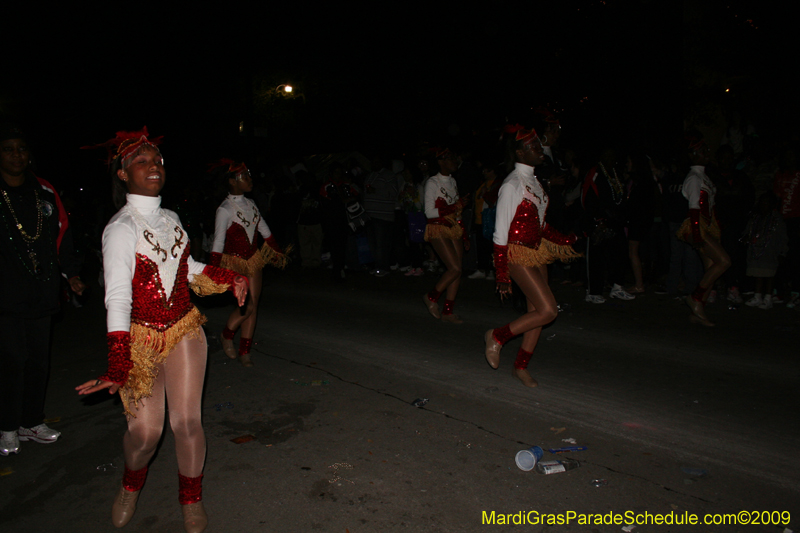 2009-Krewe-of-Muses-New-Orleans-Mardi-Gras-0834