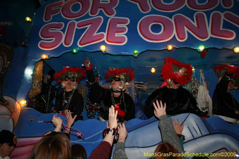 2009-Krewe-of-Muses-New-Orleans-Mardi-Gras-0845