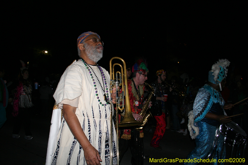 2009-Krewe-of-Muses-New-Orleans-Mardi-Gras-0853