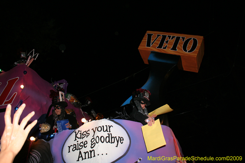 2009-Krewe-of-Muses-New-Orleans-Mardi-Gras-0855