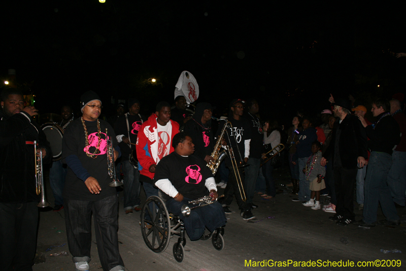 2009-Krewe-of-Muses-New-Orleans-Mardi-Gras-0900