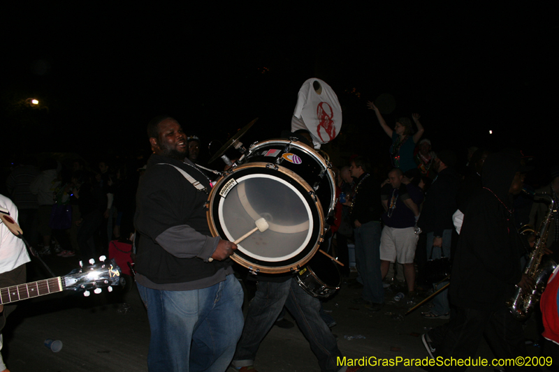 2009-Krewe-of-Muses-New-Orleans-Mardi-Gras-0901