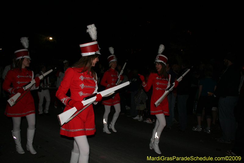 2009-Krewe-of-Muses-New-Orleans-Mardi-Gras-0913