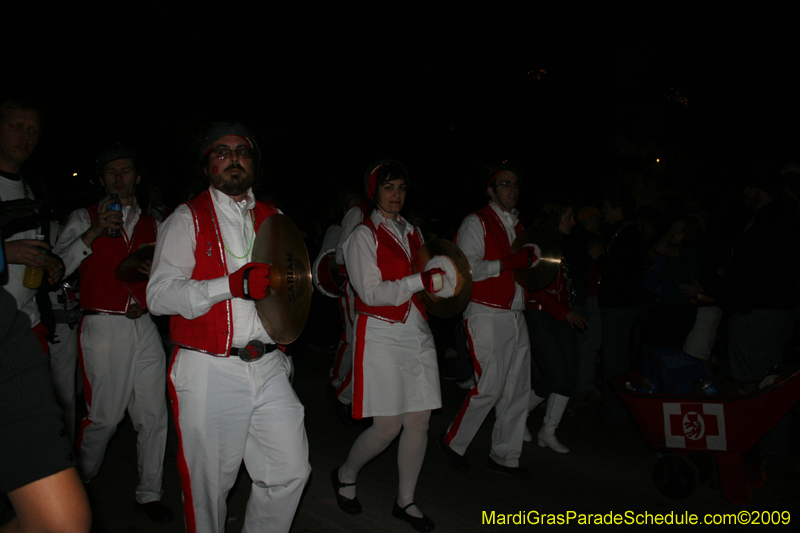 2009-Krewe-of-Muses-New-Orleans-Mardi-Gras-0915