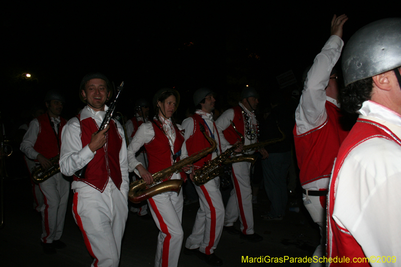 2009-Krewe-of-Muses-New-Orleans-Mardi-Gras-0921