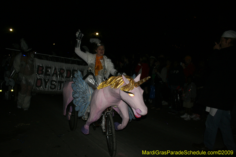 2009-Krewe-of-Muses-New-Orleans-Mardi-Gras-0941