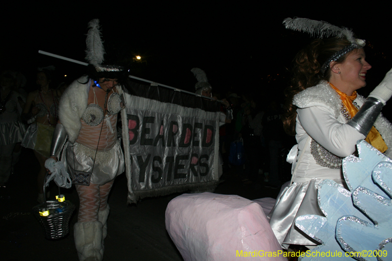 2009-Krewe-of-Muses-New-Orleans-Mardi-Gras-0942