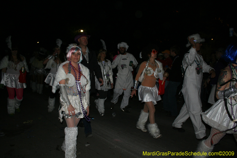 2009-Krewe-of-Muses-New-Orleans-Mardi-Gras-0955