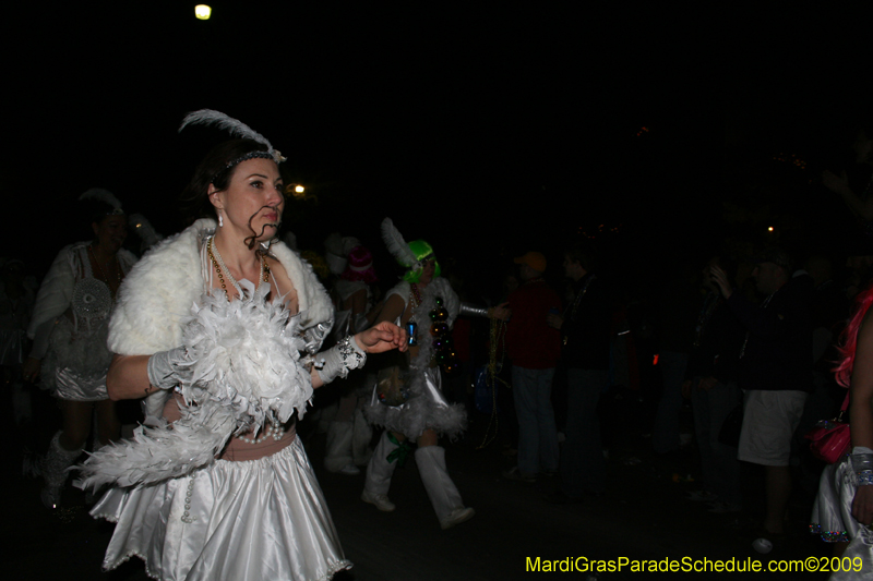 2009-Krewe-of-Muses-New-Orleans-Mardi-Gras-0960