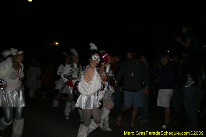 2009-Krewe-of-Muses-New-Orleans-Mardi-Gras-0963