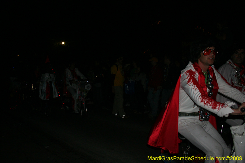 2009-Krewe-of-Muses-New-Orleans-Mardi-Gras-0979