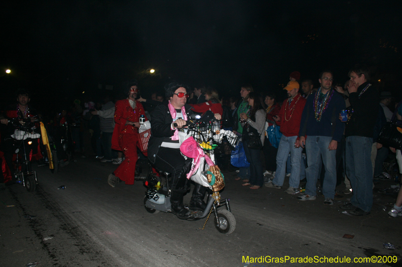 2009-Krewe-of-Muses-New-Orleans-Mardi-Gras-0985