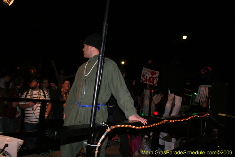 2009-Krewe-of-Muses-New-Orleans-Mardi-Gras-0997