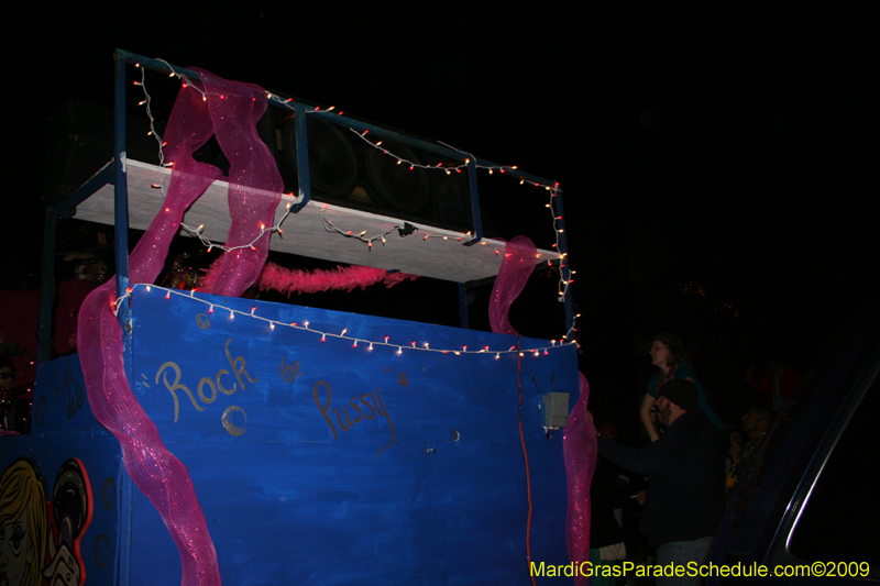 2009-Krewe-of-Muses-New-Orleans-Mardi-Gras-1009