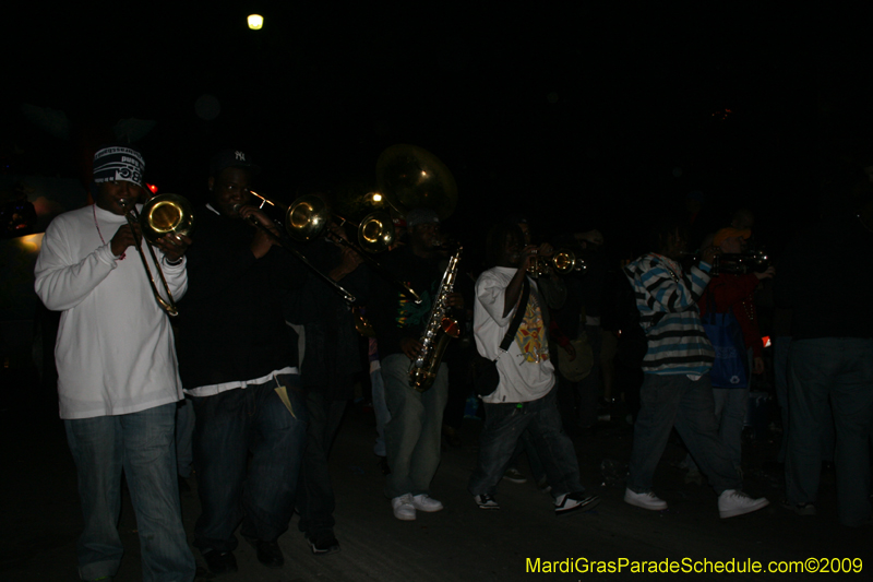 2009-Krewe-of-Muses-New-Orleans-Mardi-Gras-1021