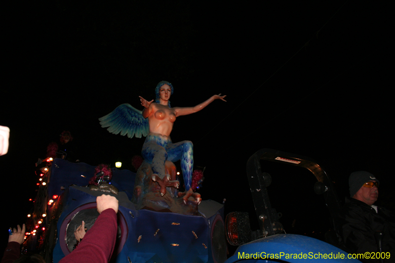 2009-Krewe-of-Muses-New-Orleans-Mardi-Gras-1060