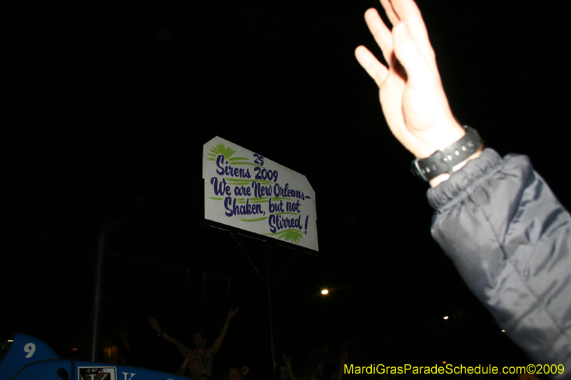 2009-Krewe-of-Muses-New-Orleans-Mardi-Gras-1061