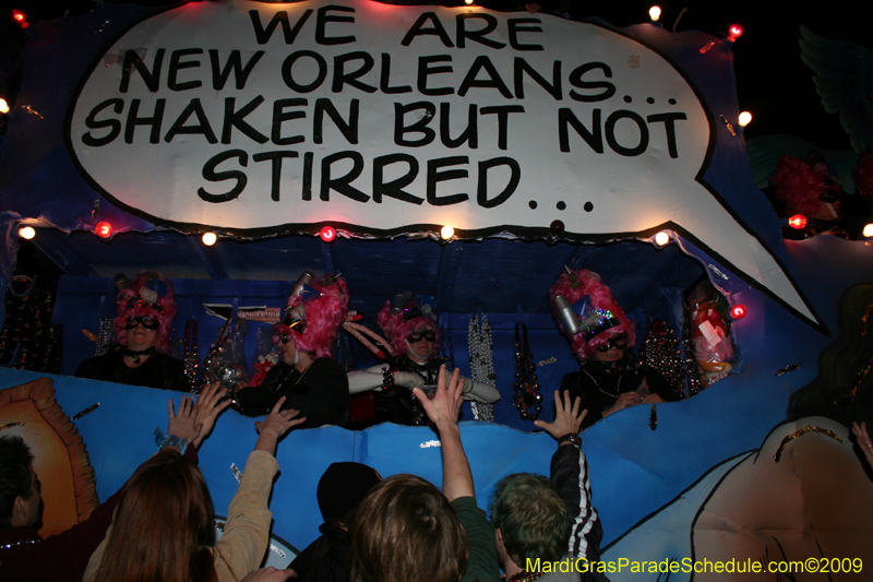 2009-Krewe-of-Muses-New-Orleans-Mardi-Gras-1065