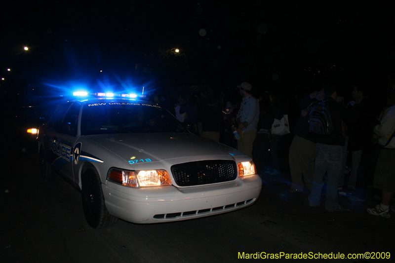 2009-Krewe-of-Muses-New-Orleans-Mardi-Gras-1071