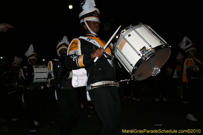 Krewe-of-Muses-2010-Carnival-New-Orleans-6885