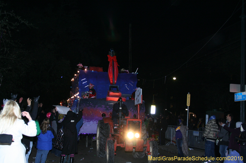 Krewe-of-Muses-2010-Carnival-New-Orleans-6889