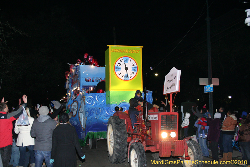 Krewe-of-Muses-2010-Carnival-New-Orleans-6921