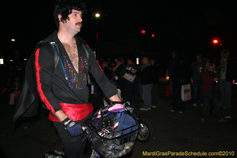 Krewe-of-Muses-2010-Carnival-New-Orleans-6973