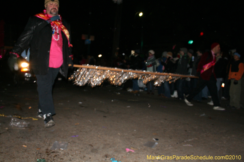 Krewe-of-Muses-2010-Carnival-New-Orleans-6997