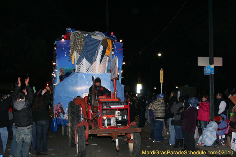 Krewe-of-Muses-2010-Carnival-New-Orleans-7001