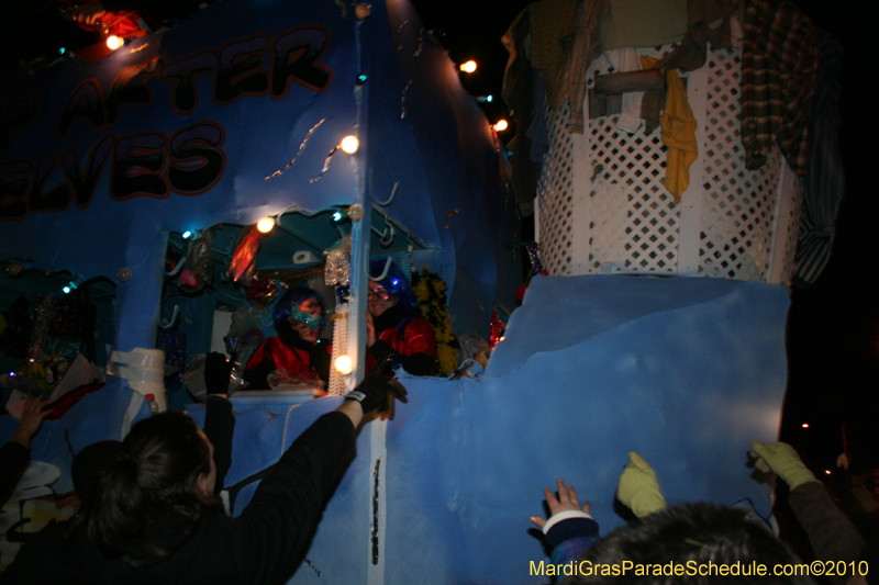 Krewe-of-Muses-2010-Carnival-New-Orleans-7002