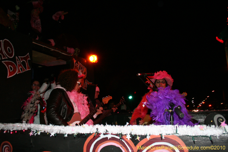 Krewe-of-Muses-2010-Carnival-New-Orleans-7025