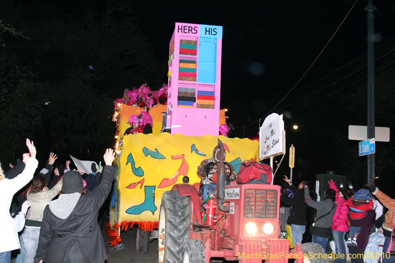 Krewe-of-Muses-2010-Carnival-New-Orleans-7027