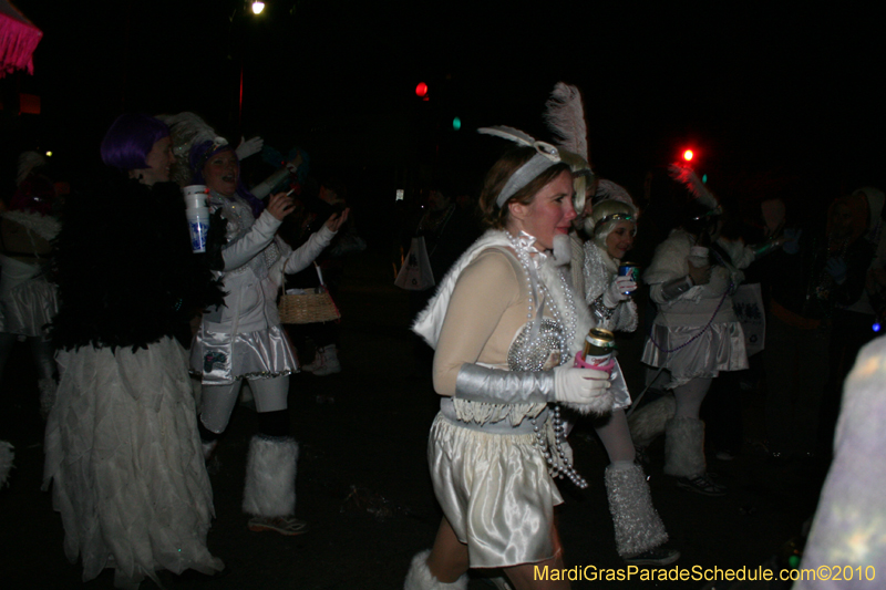 Krewe-of-Muses-2010-Carnival-New-Orleans-7079