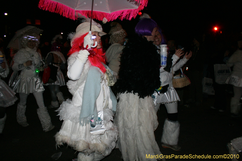 Krewe-of-Muses-2010-Carnival-New-Orleans-7080