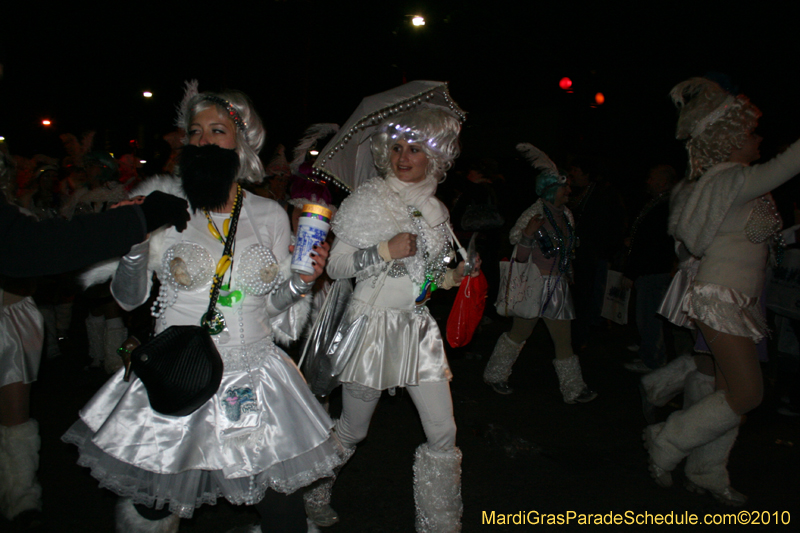 Krewe-of-Muses-2010-Carnival-New-Orleans-7081