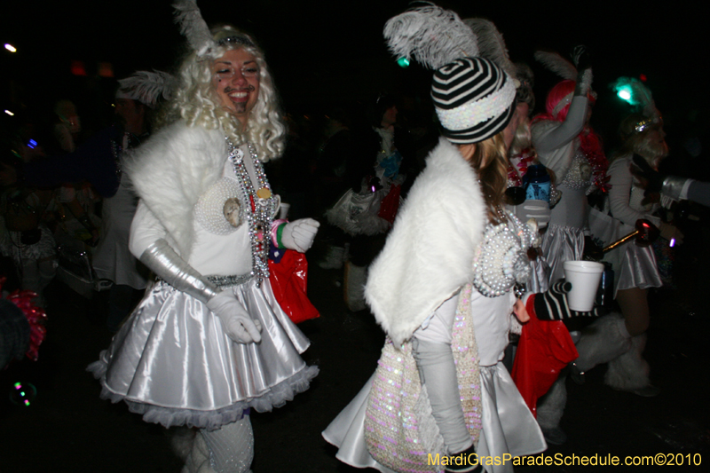 Krewe-of-Muses-2010-Carnival-New-Orleans-7085